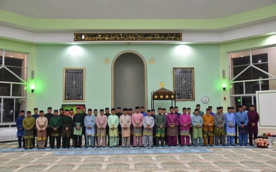 INSTITUT LATIHAN MENGADAKAN MAJLIS KHATAM AL-QURAN DAN MAJLIS BERSUNGKAI BERSAMA MANTAN-MANTAN KOMANDAN DAN SARJAN MEJAR REJIMEN INSTITUT LATIHAN ANGKATAN BERSENJATA DIRAJA BRUNEI