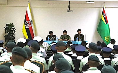 SESI PERJUMPAAN YANG MULIA KOMANDAN INSTITUT LATIHAN ANGKATAN BERSENJATA DIRAJA BRUNEI (IL ABDB) BERSAMA REKRUT LELAKI PENGAMBILAN KE-174