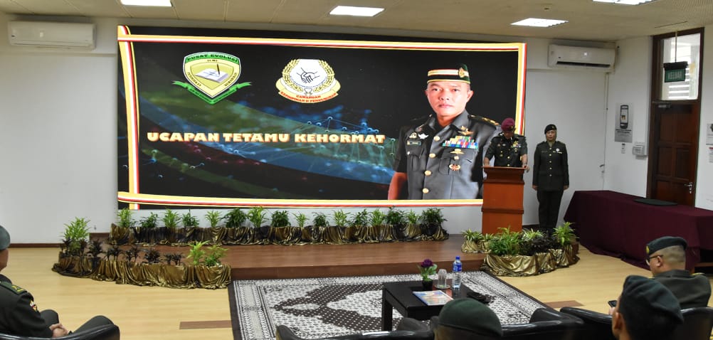 Majlis Penyampaian Sijil dan Penutupan Rasmi Kursus Kepimpinan dan Pengurusan Pegawai Waran Siri 1 2025 03.png