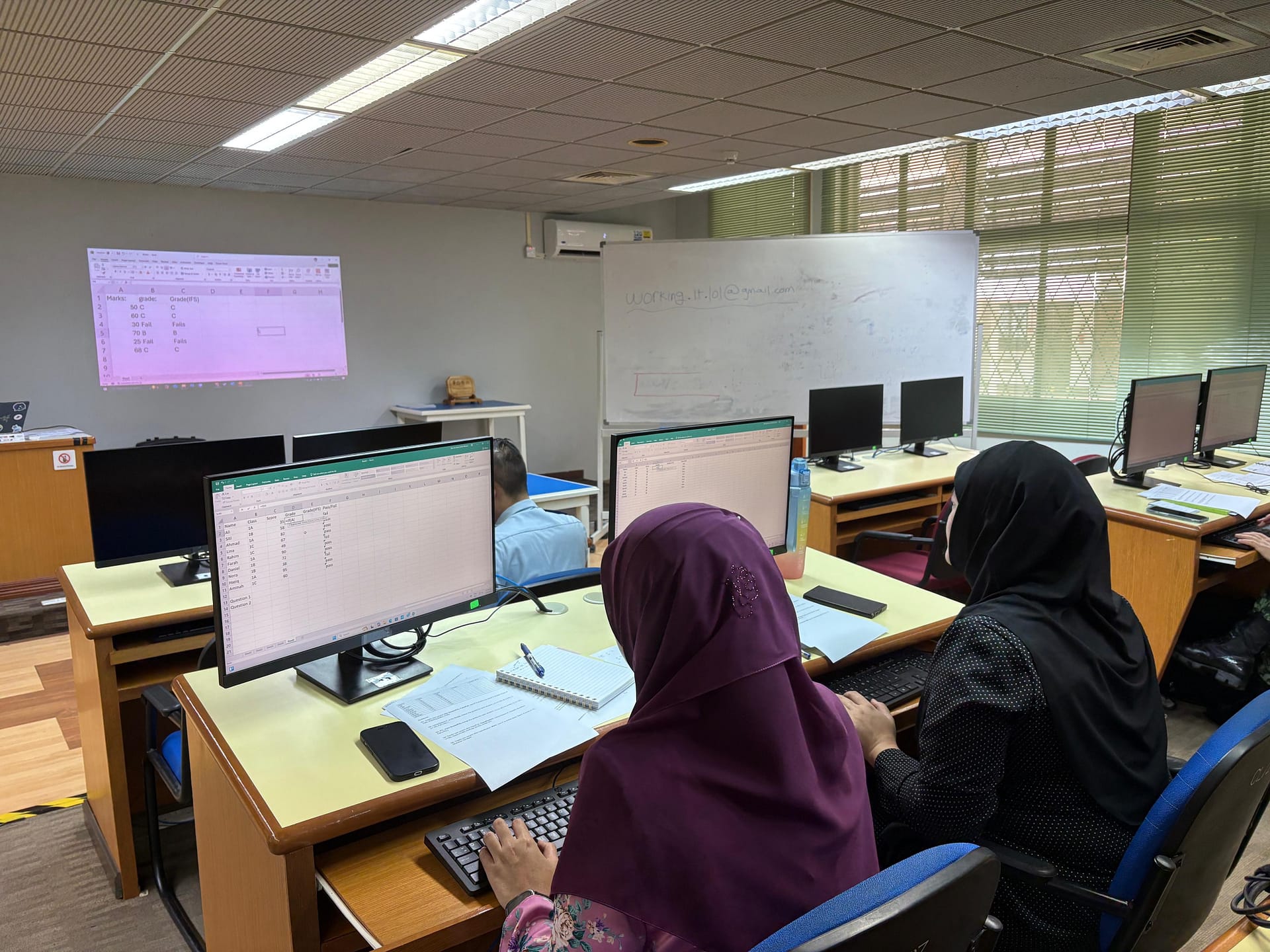 Bengkel “Intermediate Spreadsheet (Microsoft Excel) Sesi 2025 02.jpg