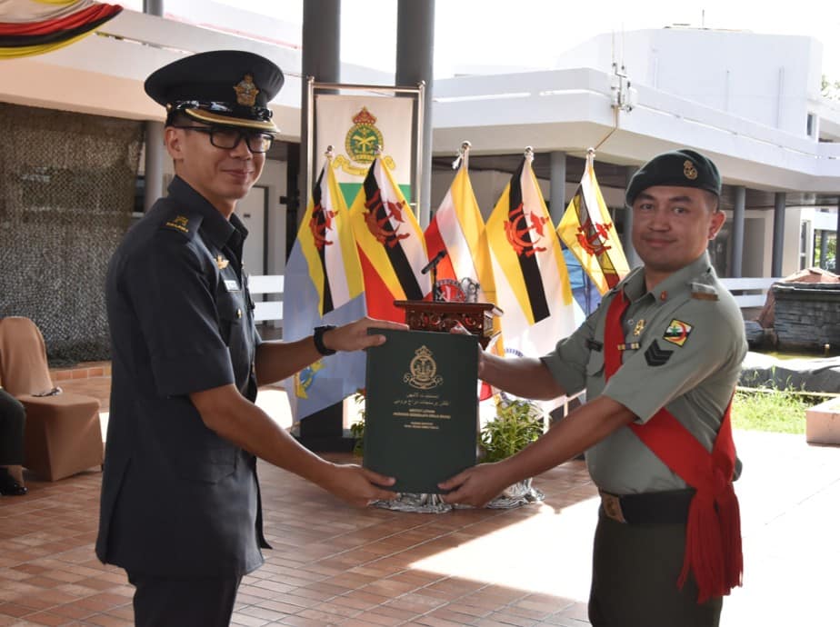 Penyampaian Sijil dan Penutupan Kursus Kerani Kanan Siri 1 2025 04.jpg