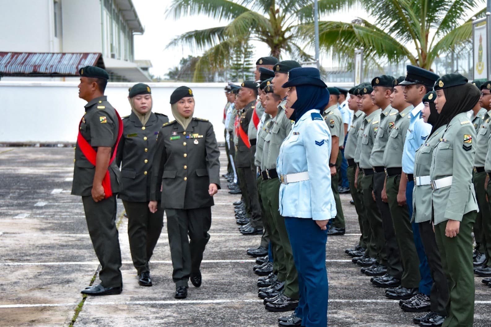 Majlis Serah Terima Tugas Pegawai Pemerintah Sekolah Pertukangan Tentera 2025 03.jpg