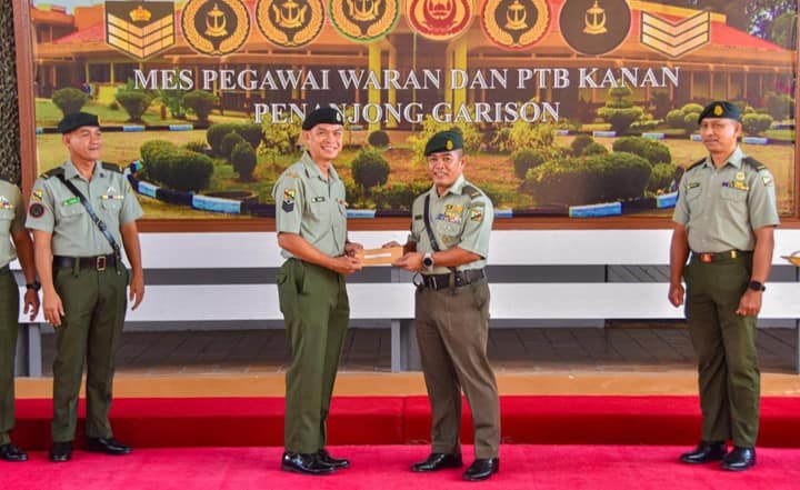 Majlis Penyampaian Sumbangan dan Cenderamata 03.jpg