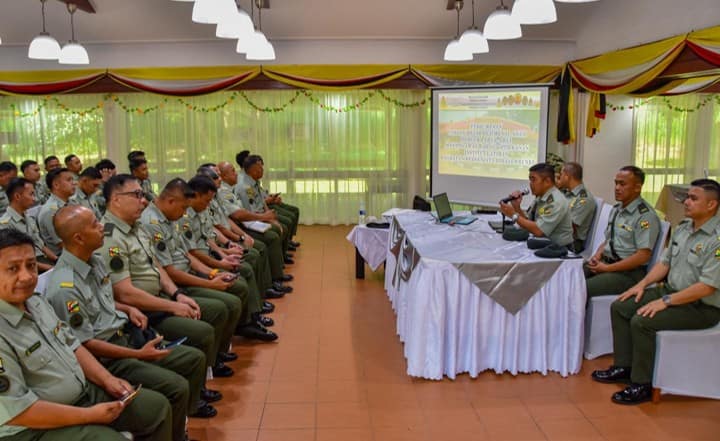 Majlis Penyampaian Sumbangan dan Cenderamata 06.jpg