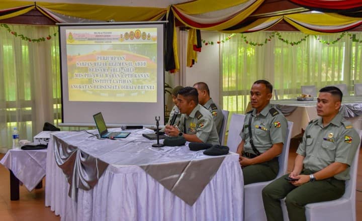 Majlis Penyampaian Sumbangan dan Cenderamata 07.jpg