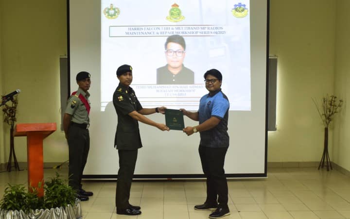 Penyampaian Sijil dan Penutupan Kursus Teknisyen Persenjataan dan Instrumen Lanjutan Sesi 2025 04.jpg