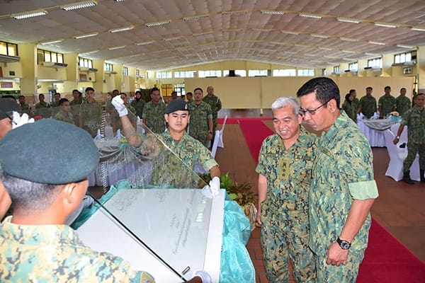 FAREWELLCMNDR2.jpg