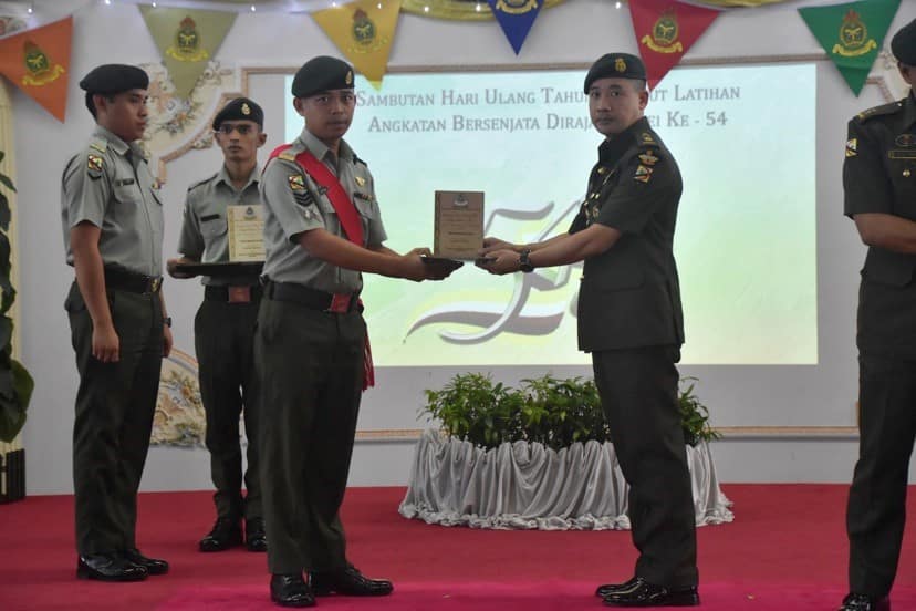 HUT523.jpg