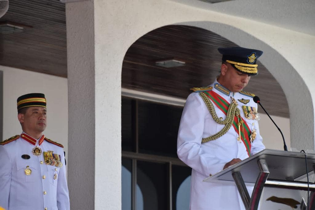 YM Tetamu Kehormat, Pemerintah Tentera Udara Diraja Brunei.jpg