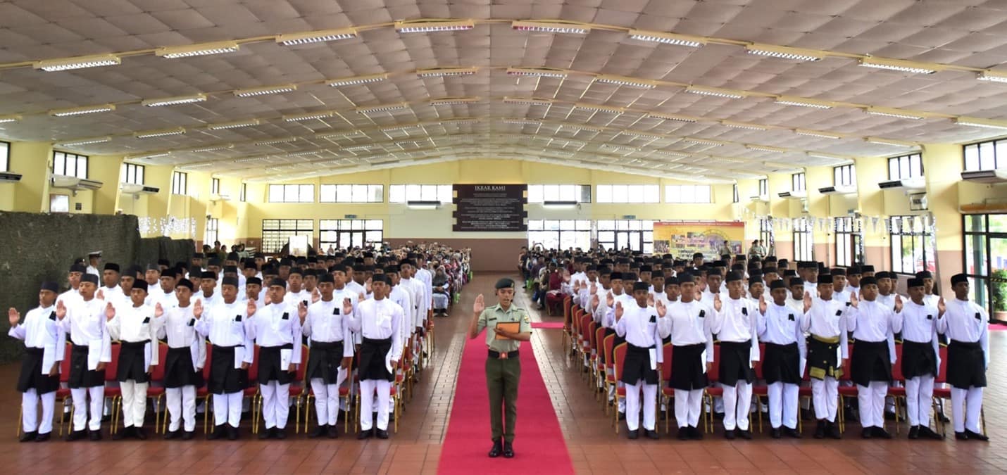 UPACARA MENANDATANGANI BAF 122 BAGI REKRUT LELAKI PENGAMBILAN KE - 173.jpg