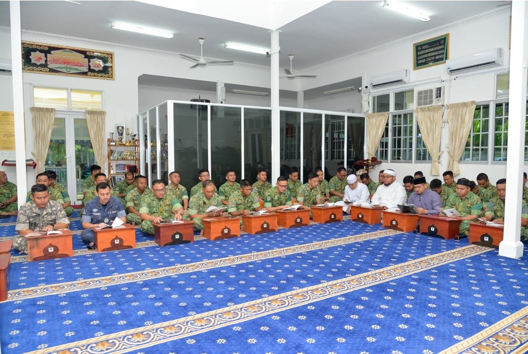 IL ABDB mengadakan kempen kebersihan di Masjid Daerah Temburong 1.jpg
