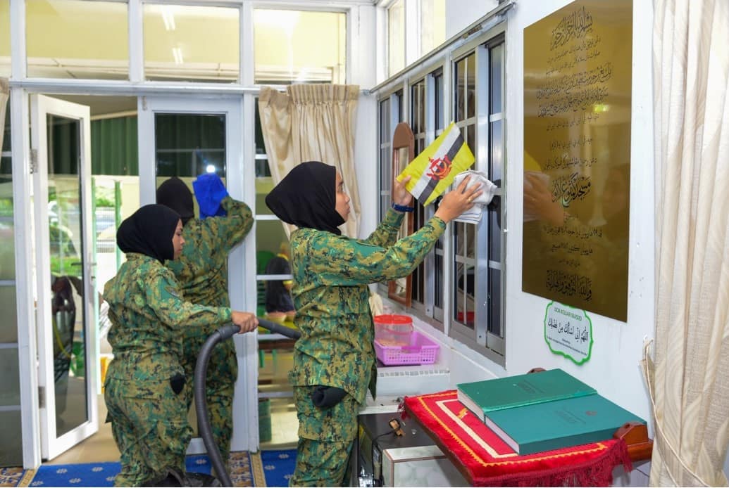 IL ABDB mengadakan kempen kebersihan di Masjid Daerah Temburong 3.jpg