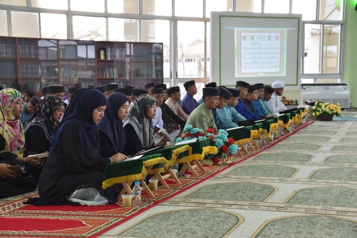 MAJLIS KHATAM AL-QURAN DAN DOA KESYUKURAN DAN MAJLIS BERSUNGKAI IL ABDB 4.jpg