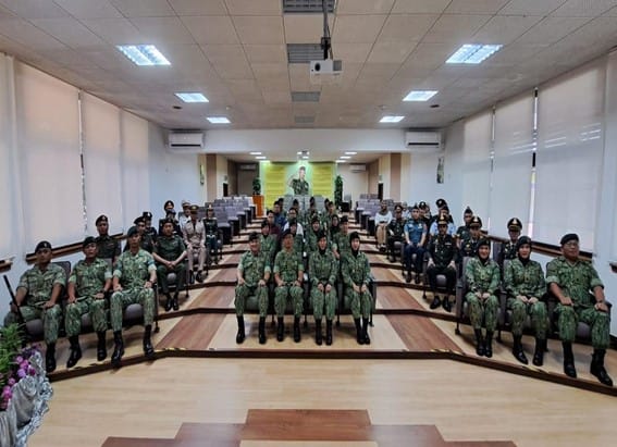 Gambar beramai bersama ELCFAF.jpg