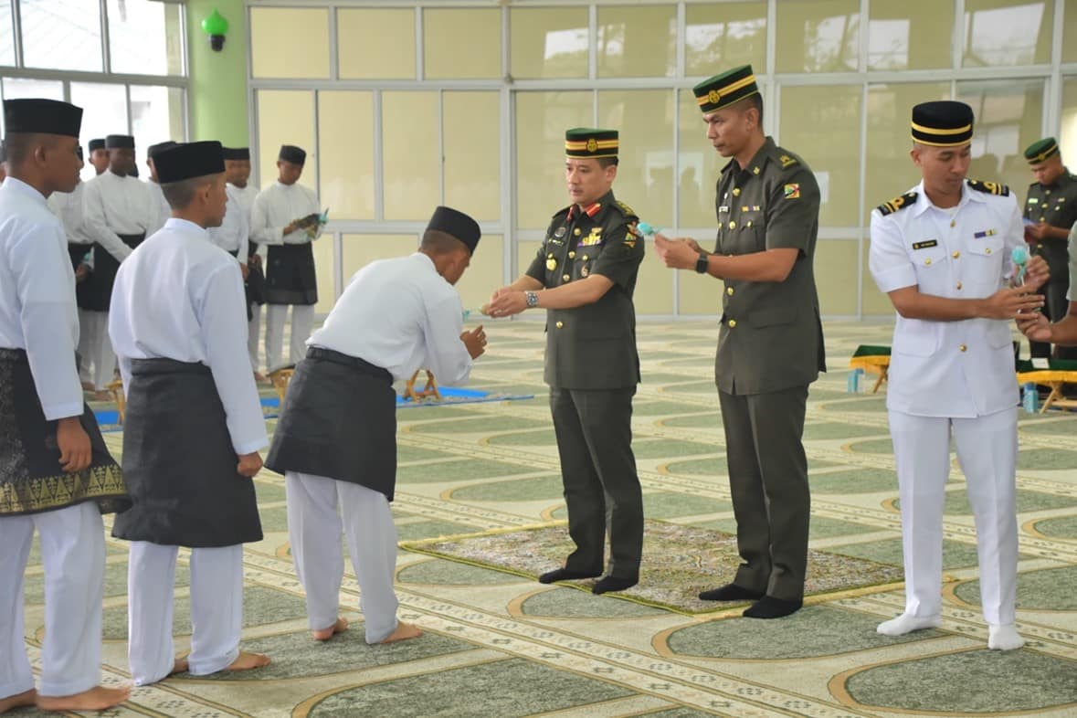 YANG MULIA KOMANDAN.jpg