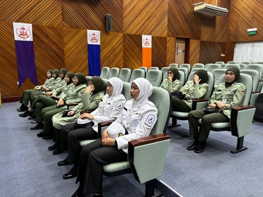 CAWANGAN LATIHAN KEWANGAN MEMBUAT LAWATAN KE PENJARA MARABURONG 2.jpg