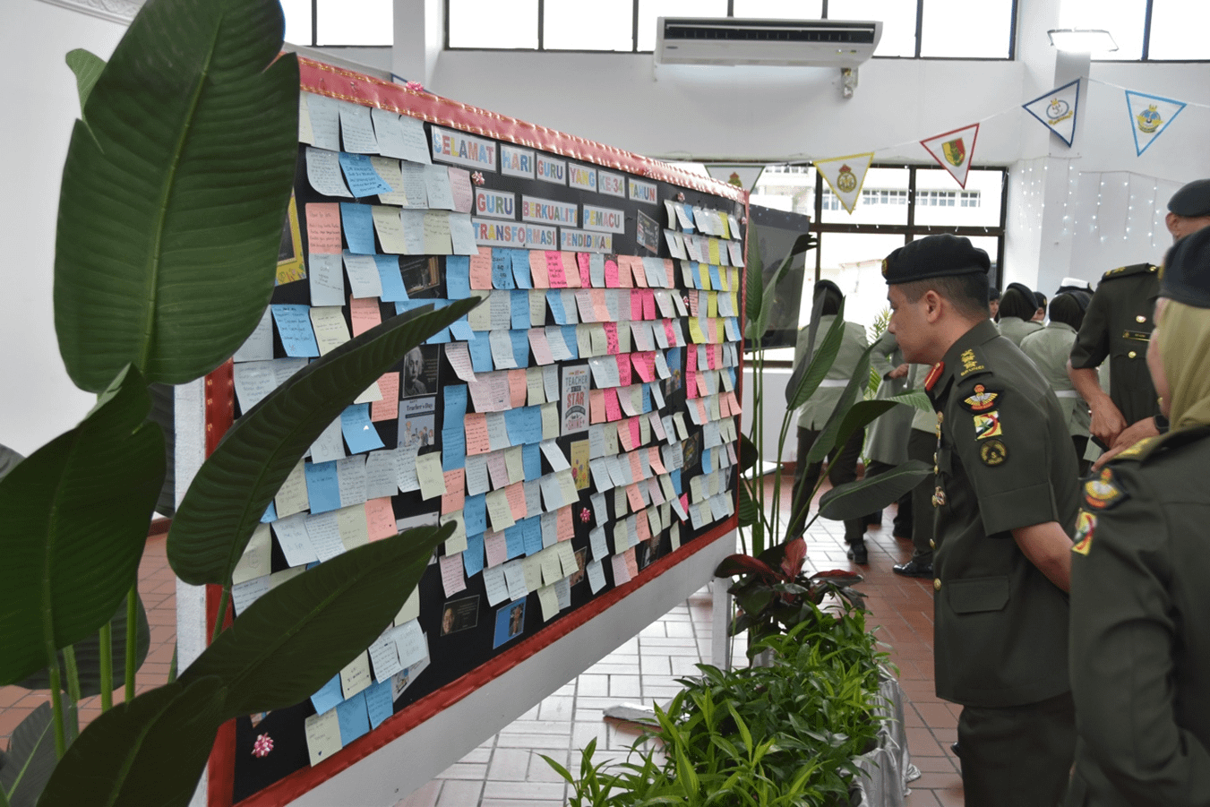 INSTITUT LATIHAN ANGKATAN BERSENJATA DIRAJA BRUNEI MERAIKAN SAMBUTAN HARI GURU KE-34 3.png