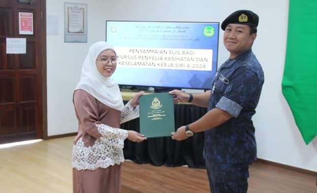 THE CLOSING CEREMONY AND CERTIFICATE PRESENTATION FOR THE OCCUPATIONAL HEALTH AND SAFETY SUPERVISORS COURSE 2.png