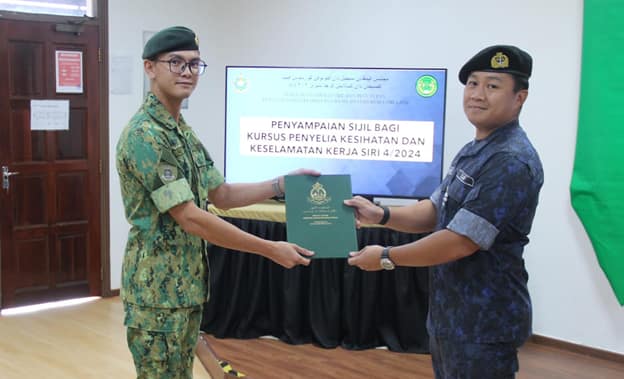 THE CLOSING CEREMONY AND CERTIFICATE PRESENTATION FOR THE OCCUPATIONAL HEALTH AND SAFETY SUPERVISORS COURSE 3.png
