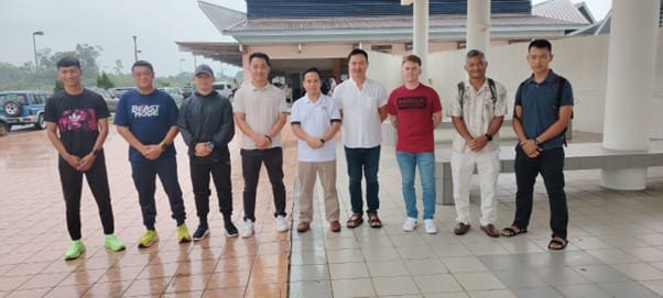 Malay course visit to Tamu Tutong 1.jpg