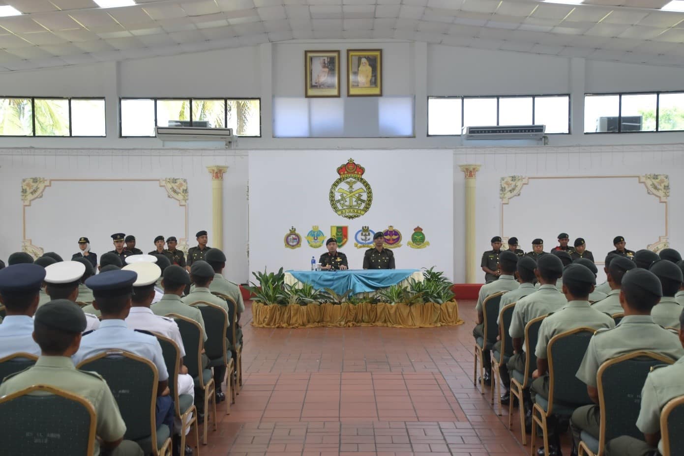komandan talk 175&59 02.jpg