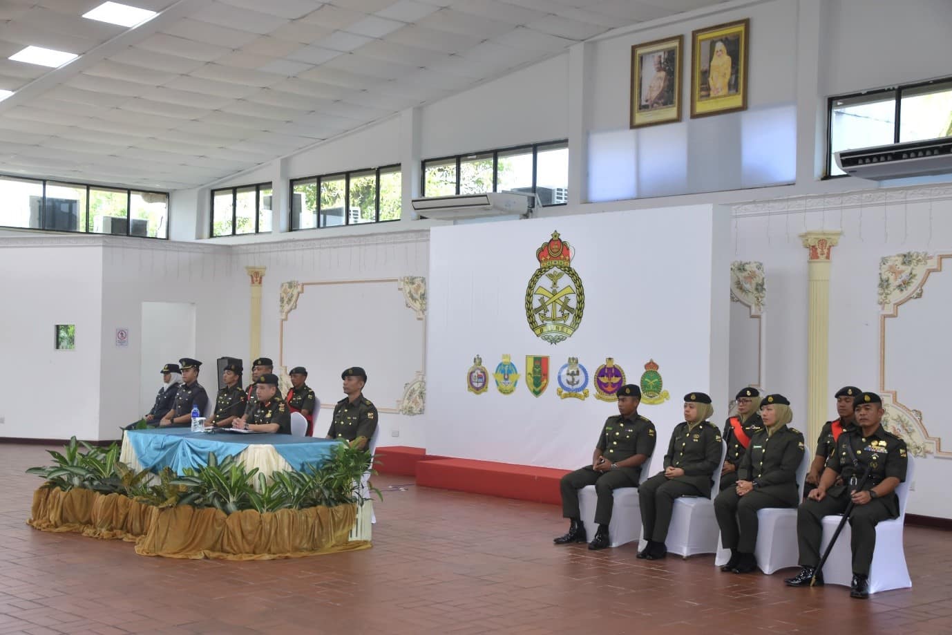 komandan talk 175&59 03.jpg