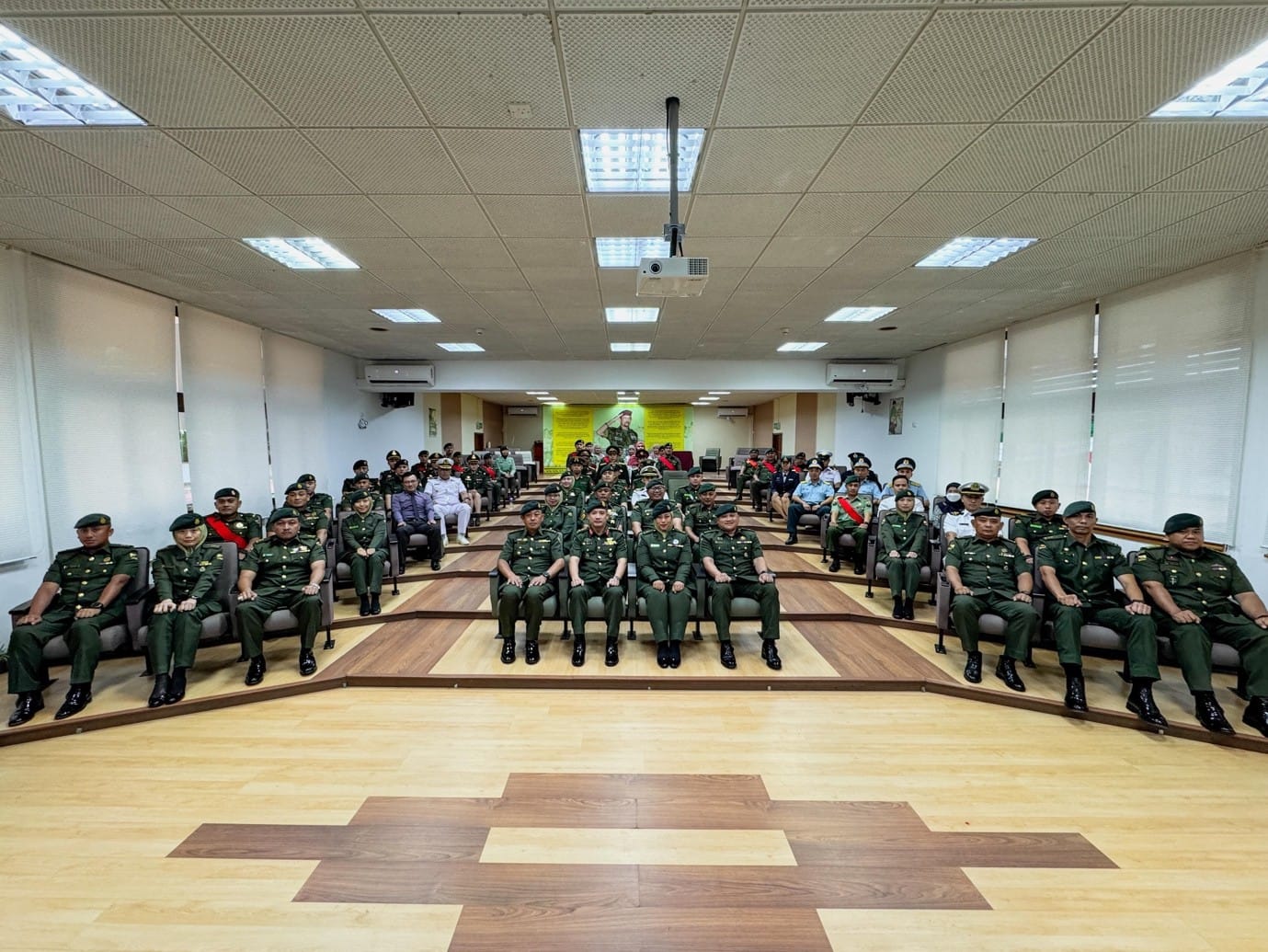 Kursus Bahasa Inggeris bagi Angkatan Tentera Luar Negara ke 9 Sesi 2025 01.jpg