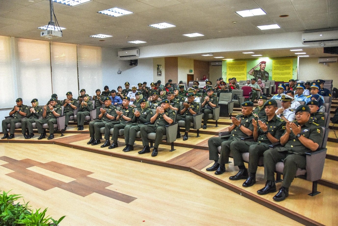 Kursus Bahasa Inggeris bagi Angkatan Tentera Luar Negara ke 9 Sesi 2025 03.jpg