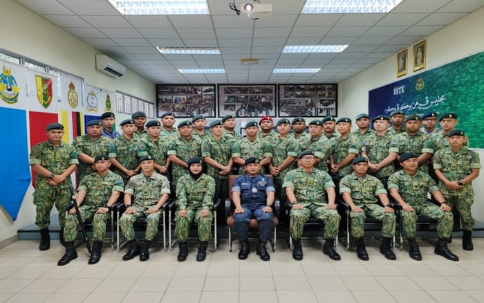 PENYAMPAIAN SIJIL DAN LENCANA SERTA PENUTUPAN KURSUS PENINGKATAN PEMANDU SESI 2025 01.jpg