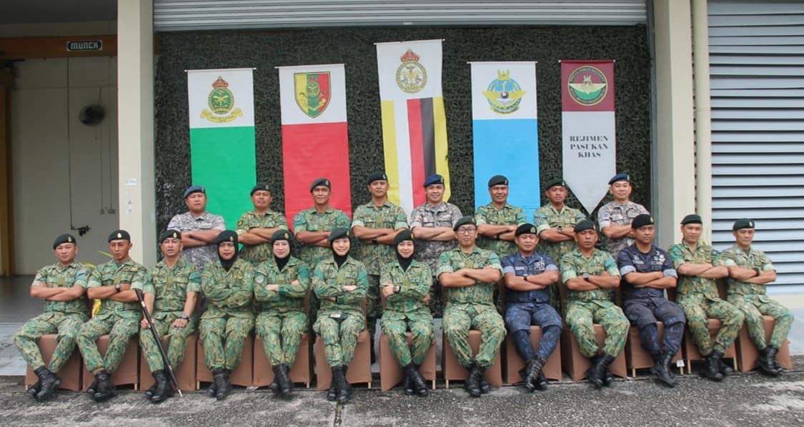 MAJLIS PENYAMPAIAN LENCANA, SIJIL DAN PENUTUP KURSUS PEGAWAI PENGUJI KELAYAKAN (QTO) SESI 2025 01.jpg
