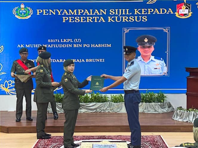 Majlis Penyampaian Sijil dan Penutupan Kursus Logistik Pertengahan Siri 1 2025 05.jpg