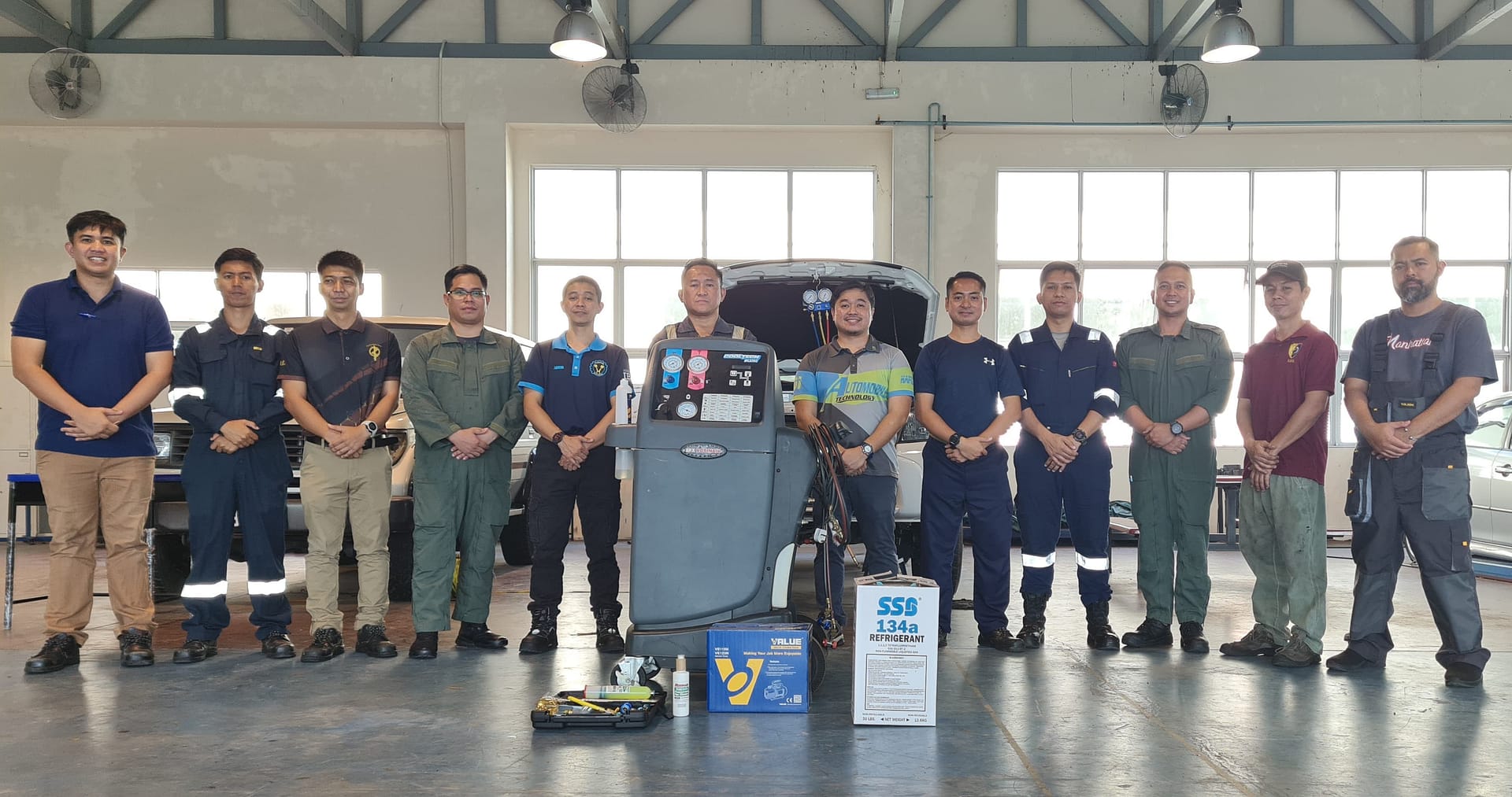 Majlis Penyampaian Sijil bagi the Automotive Air-conditioning System Course 06.jpg