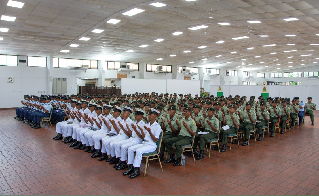 PERJUMAPAAN YM PMK KOMANDAN IL ABDB BERSAMA REKRUT LELAKI PENGAMBILAN 177 03.png