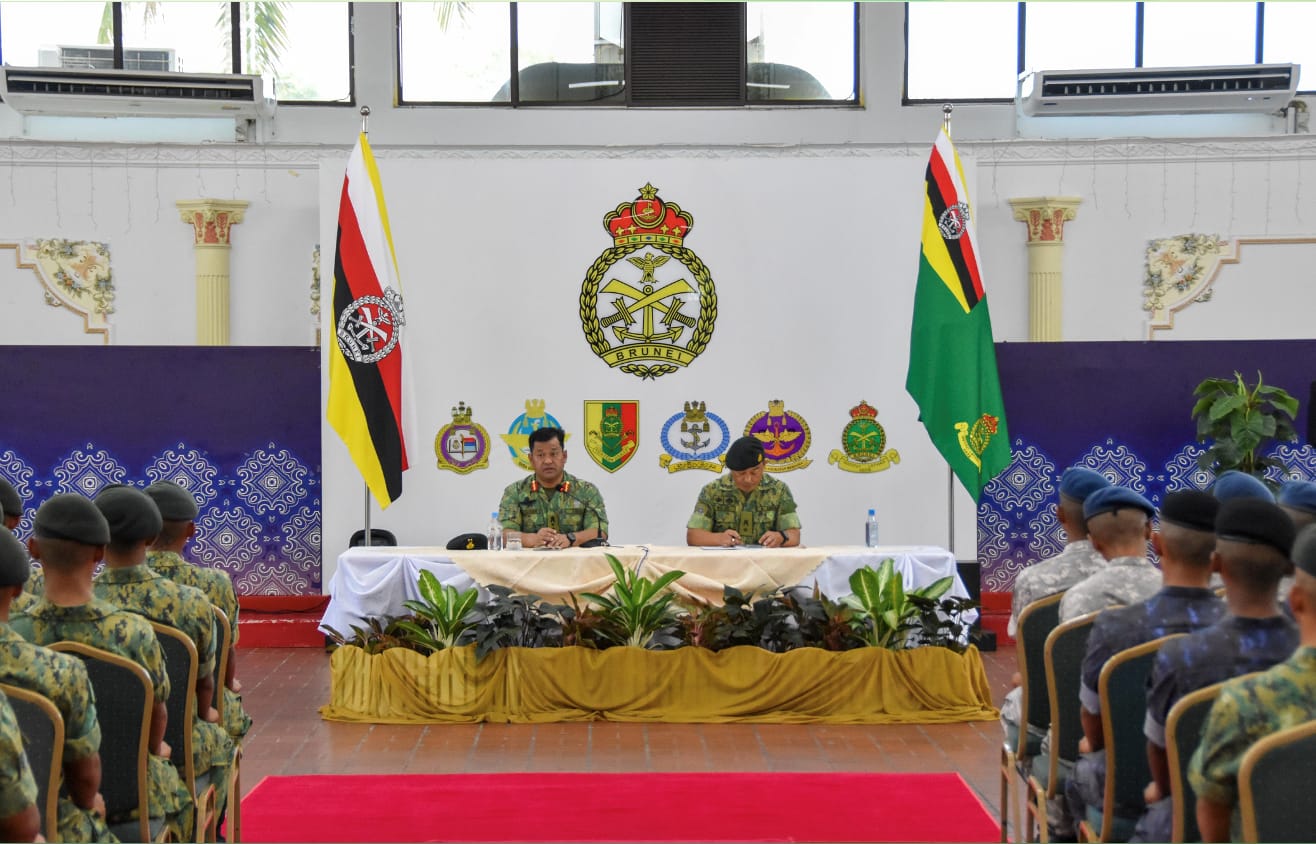 PERJUMPAAN YM PEMERINTAH ABDB BERSAMA REKRUT 177 01.png