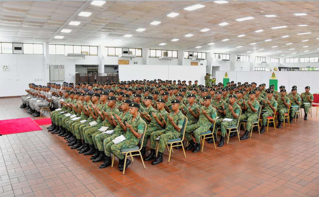PERJUMPAAN YM PEMERINTAH ABDB BERSAMA REKRUT 177 03.png