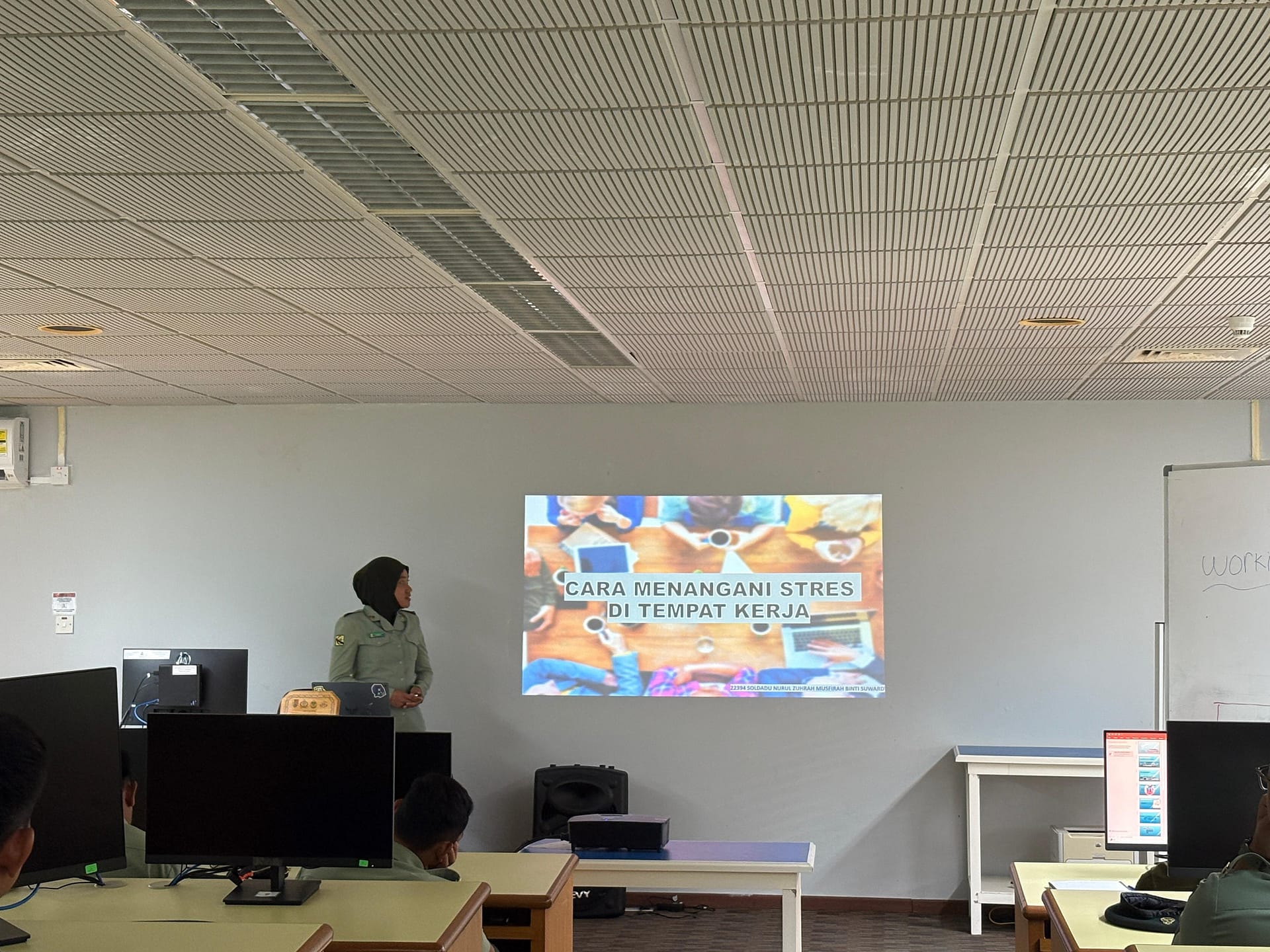 Bengkel Presentation (Microsoft Powerpoint) Siri 02 2025 02.jpg